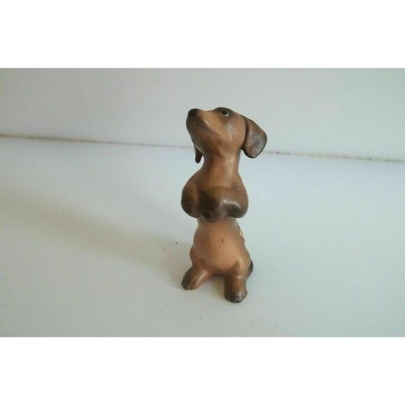 Hagen Renaker Dachshund Dog Greta Begging Figurine - Picture 1 of 3